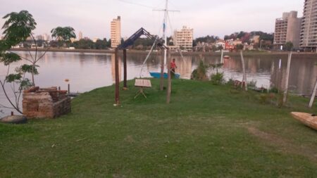 La EBY intimó a clubes náuticos y al Liceo Storni a desalojar predios ribereños al río Paraná "en un plazo perentorio" imagen-5