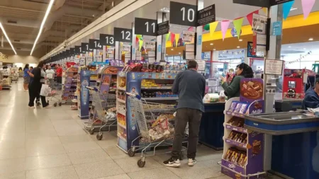 El consumo profundizó su crisis en julio: los supermercados sufrieron su peor caída mensual desde diciembre de 2023 imagen-6