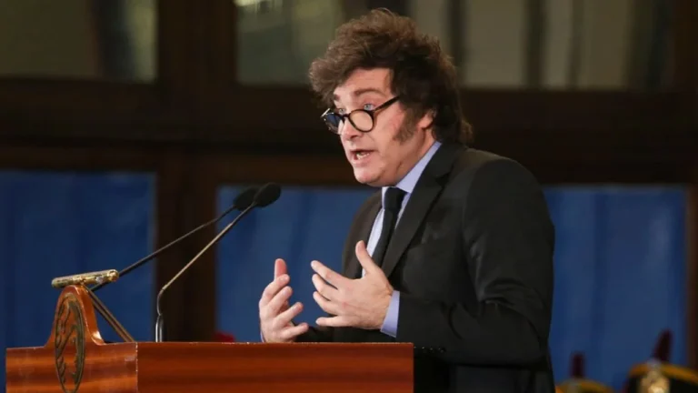 Javier Milei criticó al Congreso, confirmó su reunión con Donald Trump y cargó duramente contra Diego Spagnuolo por el caso ANDIS imagen-11