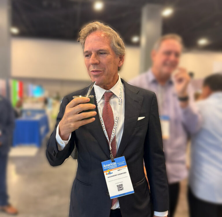 El embajador en los EE.UU. visitó el pabellón yerbatero en la Feria «Food and Beverages», en Miami El embajador en los EE.UU. visitó el pabellón yerbatero en la Feria "Food and Beverages", en Miami imagen-29