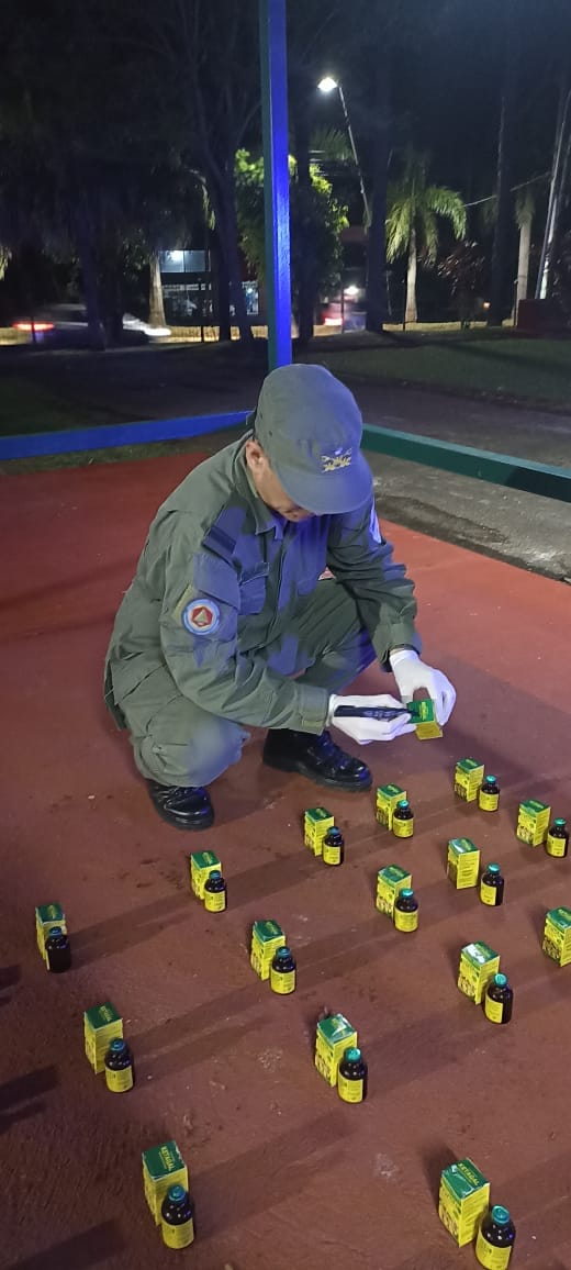 Arrojaron desde una moto 96 frascos de ketamina de origen paraguayo imagen-6