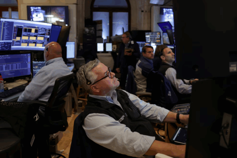 Mercados: rebotan las acciones y los bonos argentinos después del traspié electoral del Gobierno Mercados: rebotan las acciones y los bonos argentinos después del traspié electoral del Gobierno imagen-41