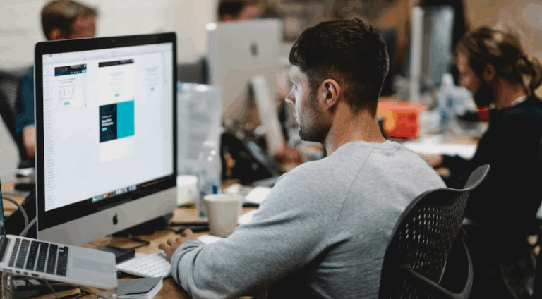 En junio se perdieron 12.000 empleos privados y se crearon 7.000 en el sector público En junio se perdieron 12.000 empleos privados y se crearon 7.000 en el sector público imagen-17