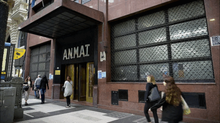 La ANMAT prohibió el uso de una serie de productos para el cabello y diferentes equipos imagen-9