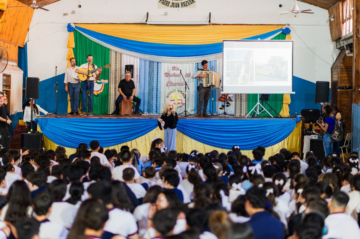 Con música, danza y diálogo, el Instituto Pedro Goyena conmemoró el Día Nacional del Chamamé junto a artistas de la región 11 Con música, danza y diálogo, el Instituto Pedro Goyena conmemoró el Día Nacional del Chamamé junto a artistas de la región imagen-10