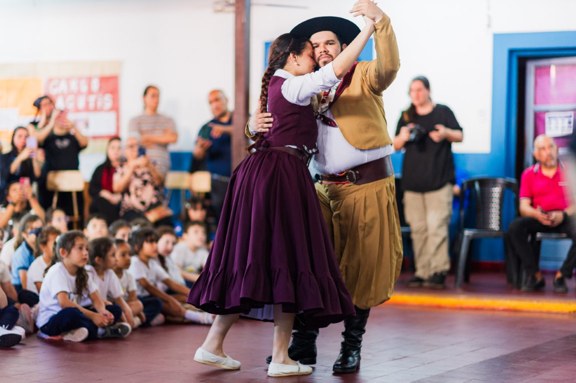 Con música, danza y diálogo, el Instituto Pedro Goyena conmemoró el Día Nacional del Chamamé junto a artistas de la región 7 Con música, danza y diálogo, el Instituto Pedro Goyena conmemoró el Día Nacional del Chamamé junto a artistas de la región imagen-6