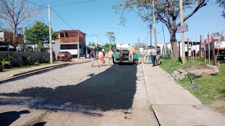 Vialidad asfalta nuevas calles en Garupá con integración al Acceso Sur imagen-22