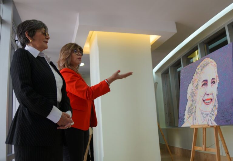 La Legislatura inauguró una muestra artística en homenaje a Eva Perón y al aniversario del voto femenino imagen-30