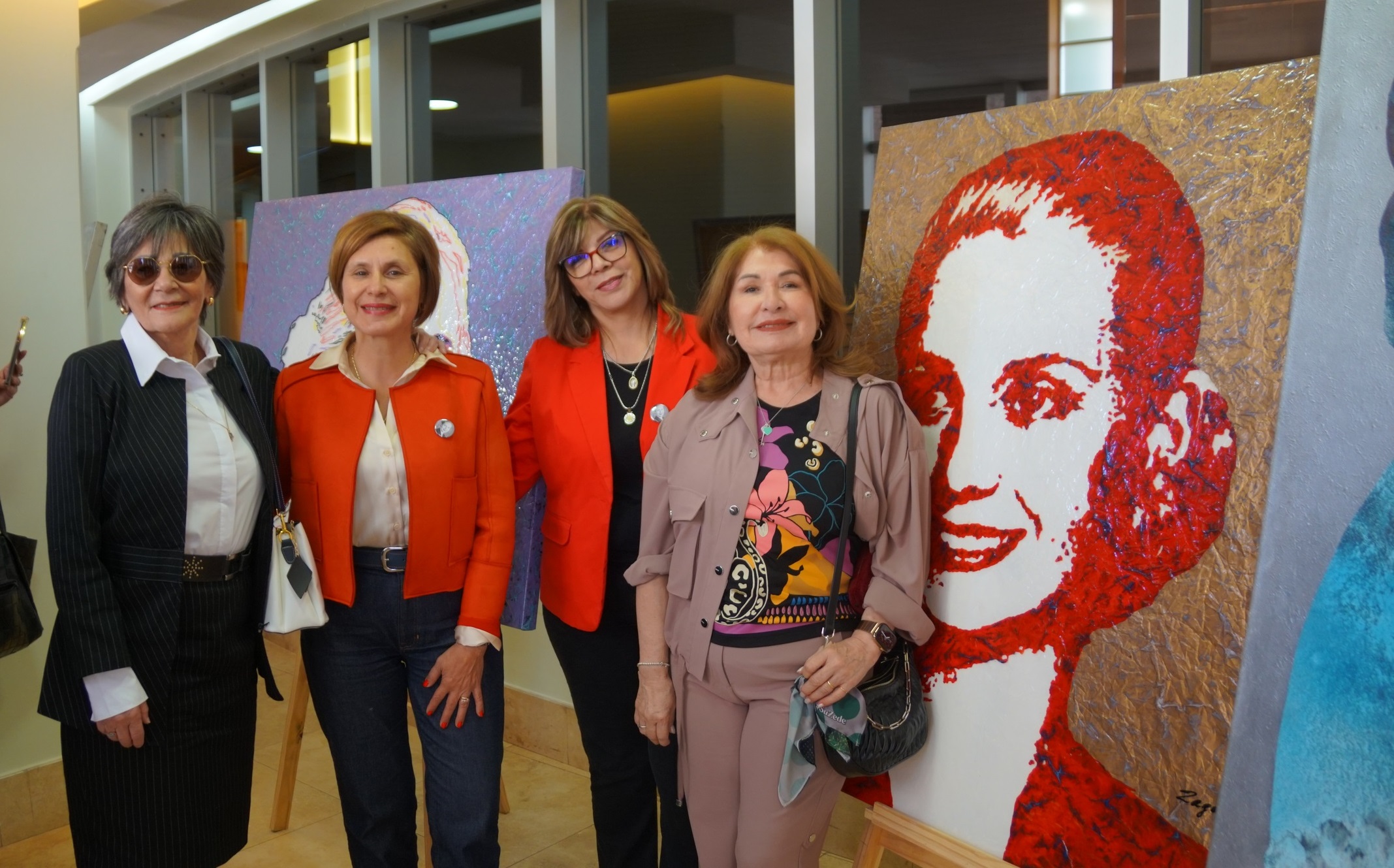 La Legislatura inauguró una muestra artística en homenaje a Eva Perón y al aniversario del voto femenino imagen-12