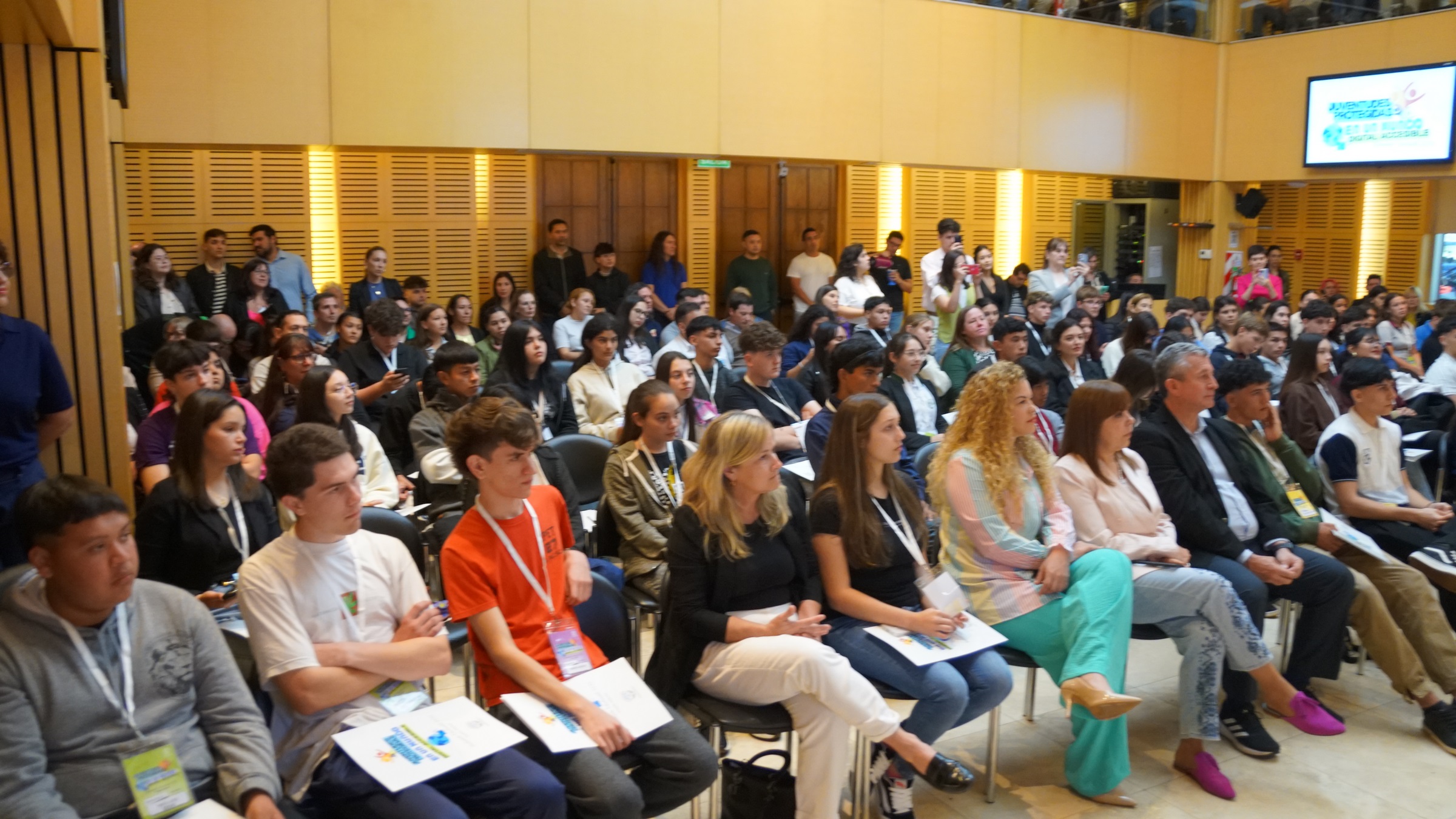 Parlamento Estudiantil 2025: presentan proyecto que apunta a la Neurociencia aplicada a la robótica imagen-10