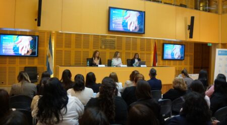 Jornada sobre adopción en la Legislatura: “No hay derecho más profundo que el de vivir en familia» Jornada sobre adopción en la Legislatura: “No hay derecho más profundo que el de vivir en familia" imagen-3