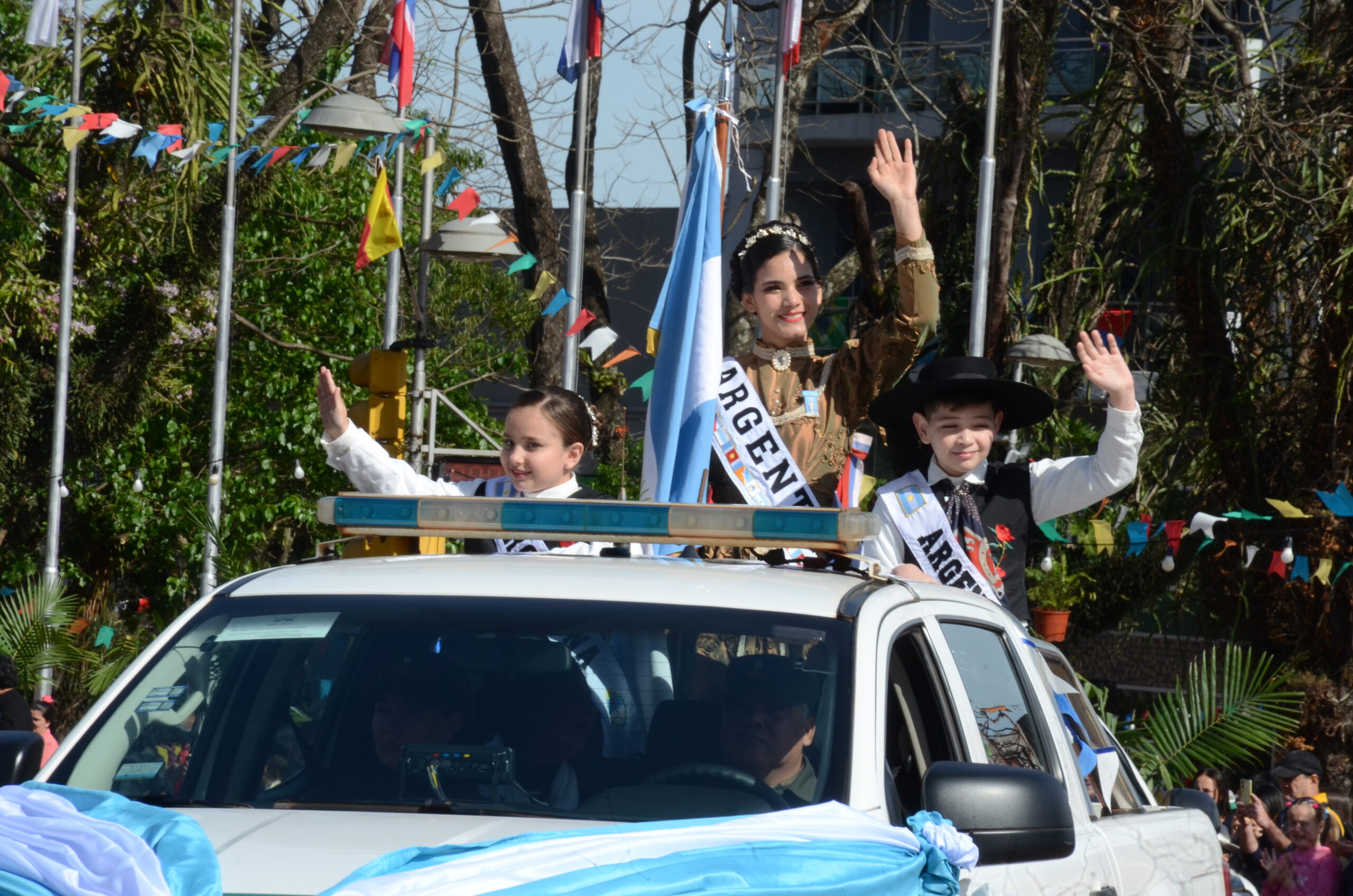 Fiesta del Inmigrante: desfile de Colectividades le puso colorido a la cuarta jornada Fiesta del Inmigrante: desfile de Colectividades le puso colorido a la cuarta jornada imagen-1