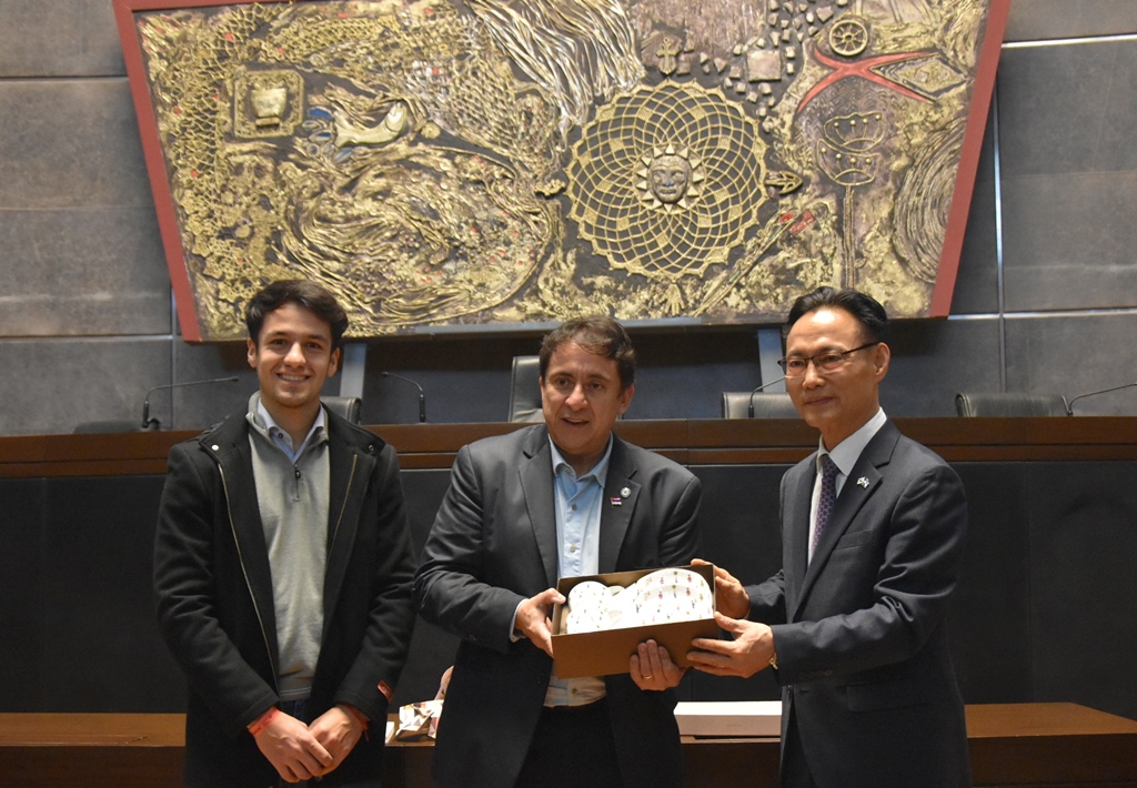 El Embajador de Corea en Argentina visitó la Legislatura 5 El Embajador de Corea en Argentina visitó la Legislatura imagen-4