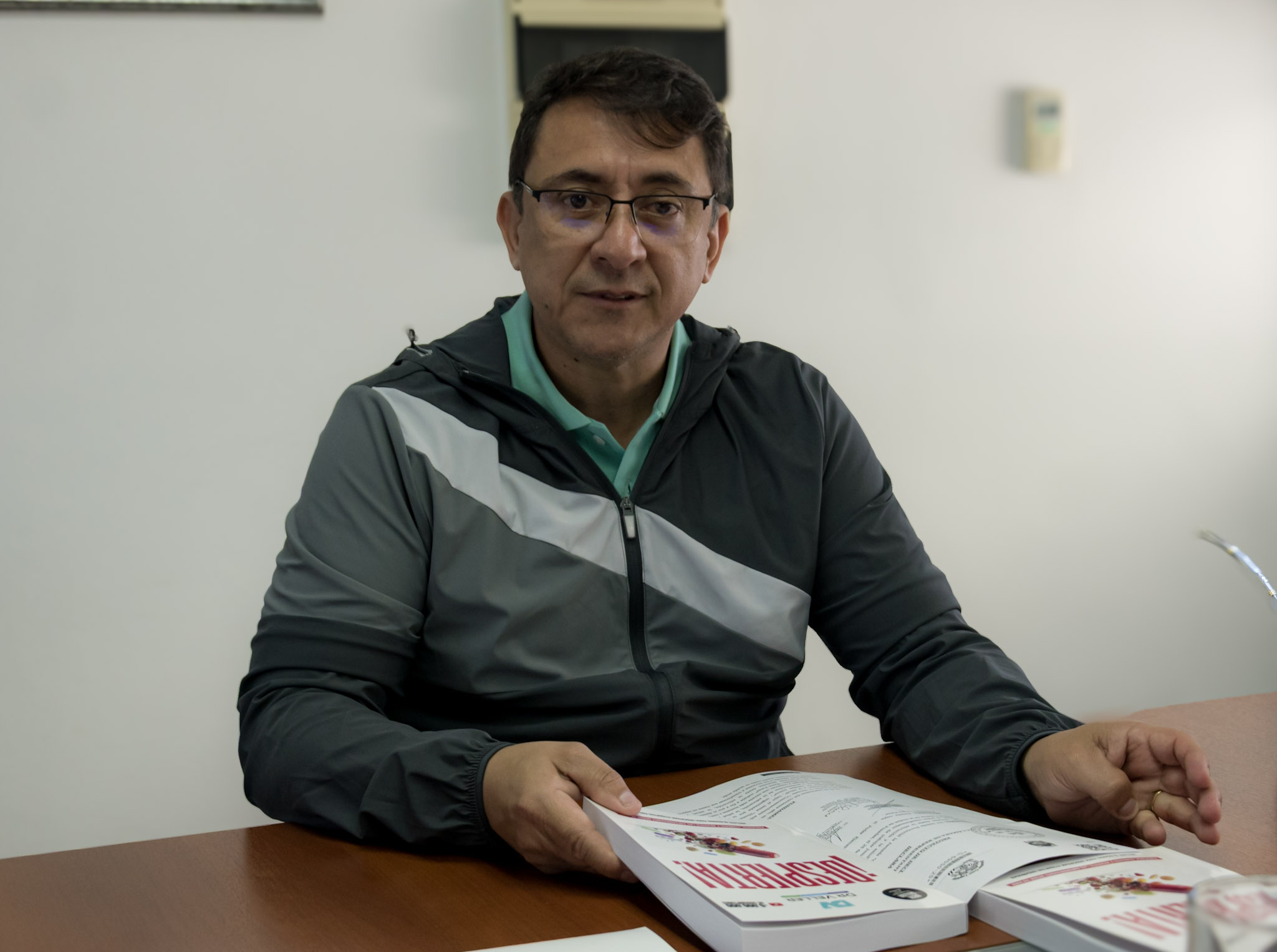 El Vicepresidente de la Legislatura recibió a uno de los autores de “¡Despierta!”, libro publicado por reconocidos profesionales de la salud misioneros 7 El Vicepresidente de la Legislatura recibió a uno de los autores de “¡Despierta!”, libro publicado por reconocidos profesionales de la salud misioneros imagen-6