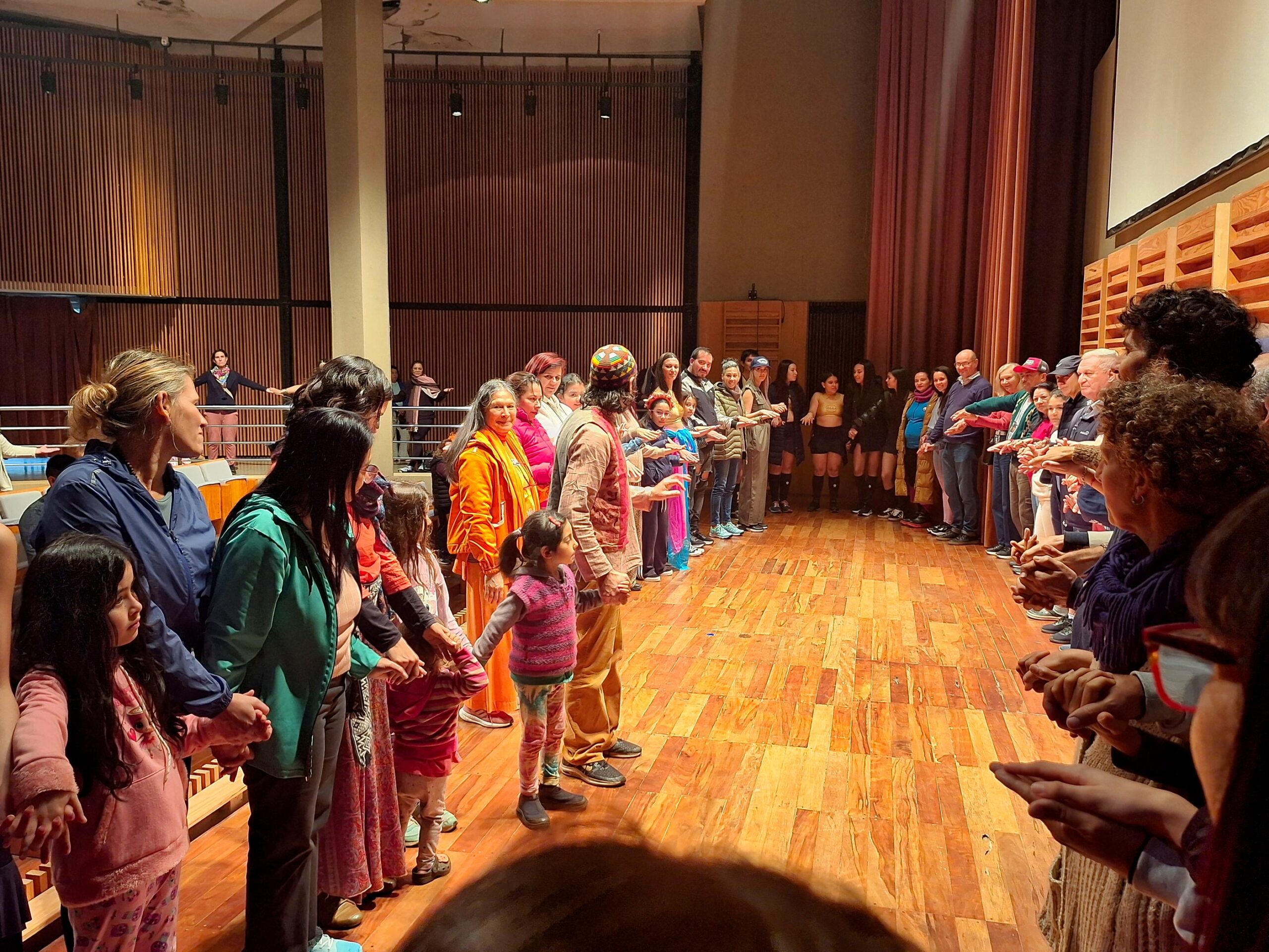 La Cultura Holística celebró su encuentro en el Parque de la Cruz 3 La Cultura Holística celebró su encuentro en el Parque de la Cruz imagen-2