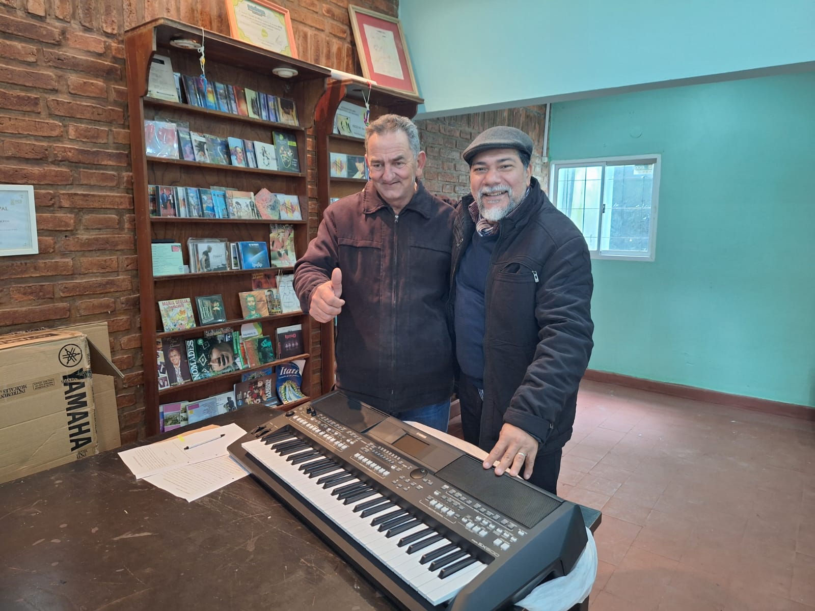 La música cura: el apoyo de Cultura reabre el camino musical de Los Compadres con la entrega de un teclado nuevo imagen-4