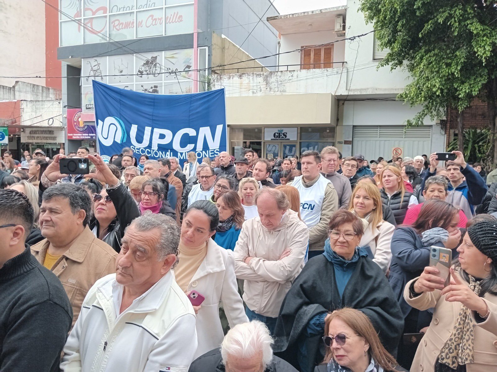 "Cuidamos la estabilidad de los empleos públicos, a diferencia de lo que pasa en Nación con los despidos masivos", dijo Safrán en la inauguración de la nueva sede de UPCN 3 "Cuidamos la estabilidad de los empleos públicos, a diferencia de lo que pasa en Nación con los despidos masivos", dijo Safrán en la inauguración de la nueva sede de UPCN imagen-2
