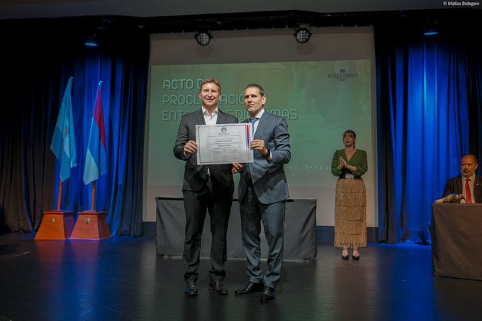 Realizaron la proclamación y entrega de los diplomas a los diputados y concejales electos el domingo 8 de junio 11 Realizaron la proclamación y entrega de los diplomas a los diputados y concejales electos el domingo 8 de junio imagen-10