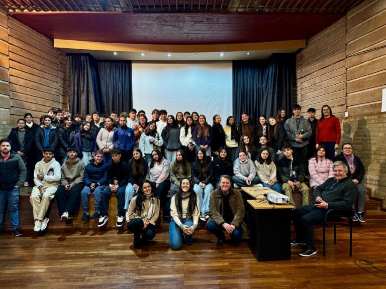 El Programa de Juego Responsable del IPLyC realizó charlas y talleres en Alem para prevenir el juego problemático en adolescentes imagen-44