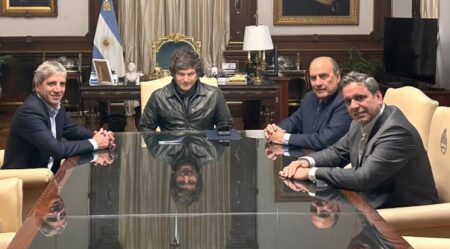 Tras la derrota en PBA, Milei designó a Lisandro Catalán como ministro del Interior imagen-7