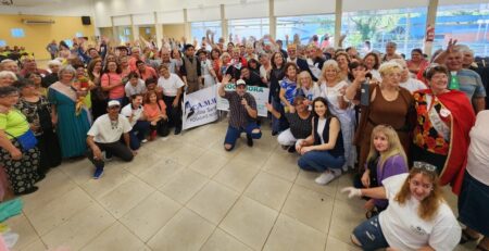 Mateando con los Abuelos: alegría, música y elección de los nuevos reyes de la primavera 2025 en Posadas imagen-10