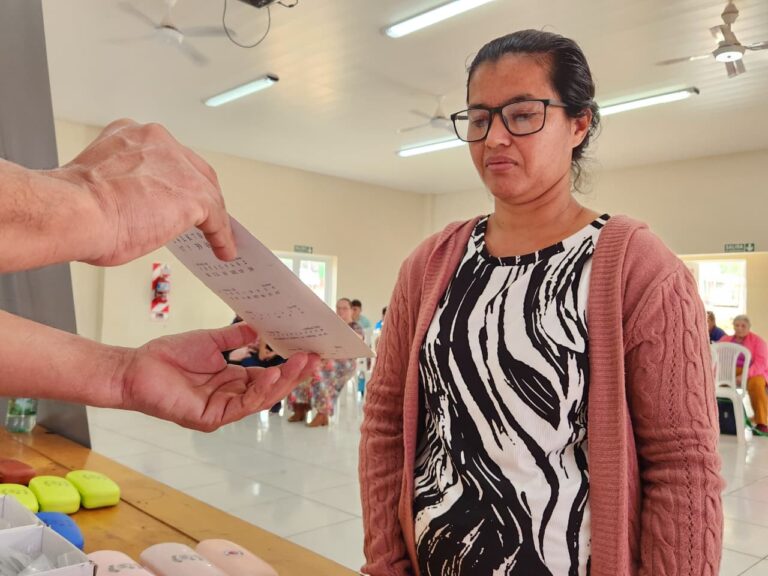 Con consultas y controles de la visión para decenas de vecinos, «Mirar Mejor» llegó a San Antonio Con consultas y controles de la visión para decenas de vecinos, "Mirar Mejor" llegó a San Antonio imagen-50