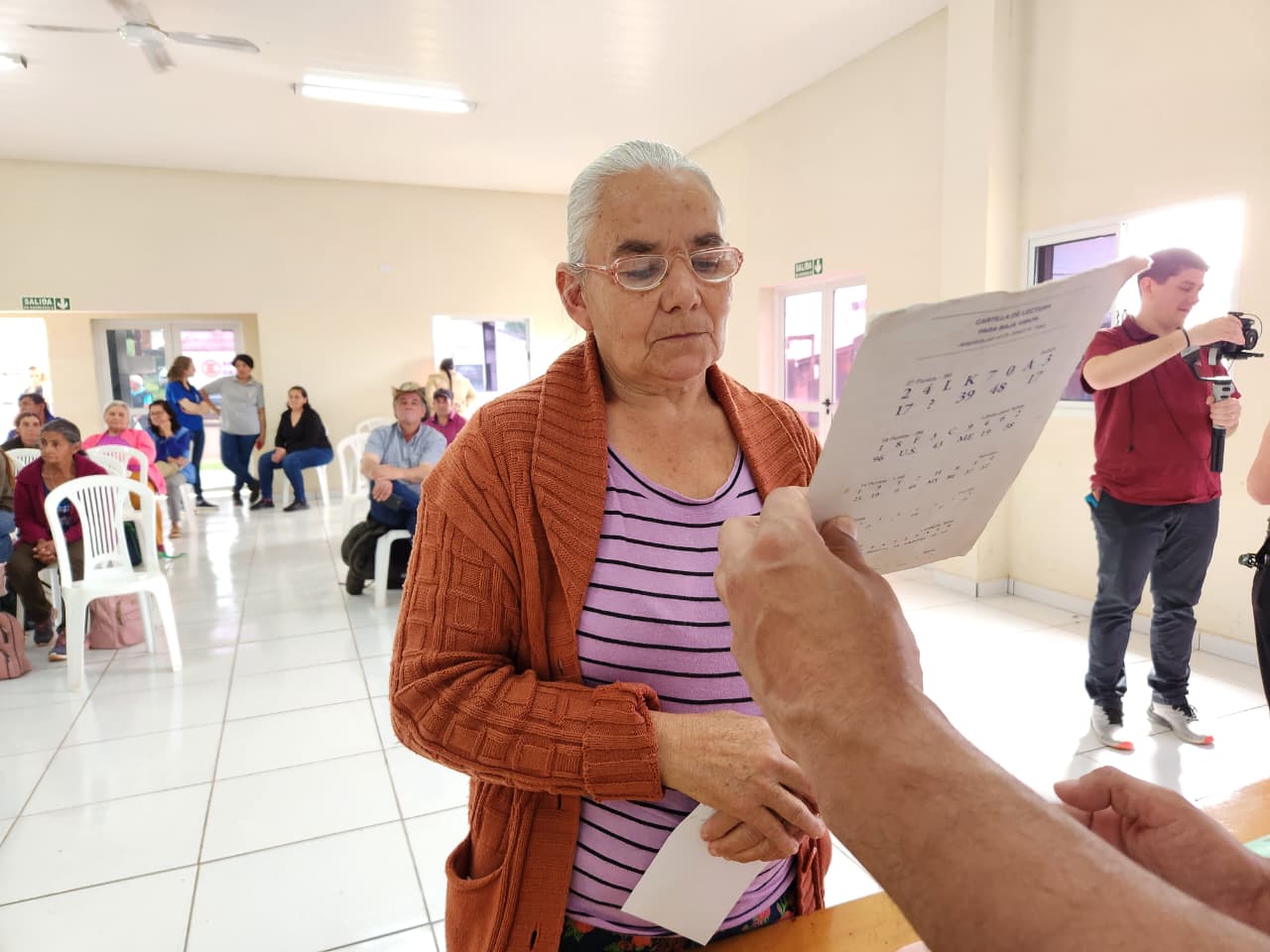 Con consultas y controles de la visión para decenas de vecinos, "Mirar Mejor" llegó a San Antonio 3 Con consultas y controles de la visión para decenas de vecinos, "Mirar Mejor" llegó a San Antonio imagen-2