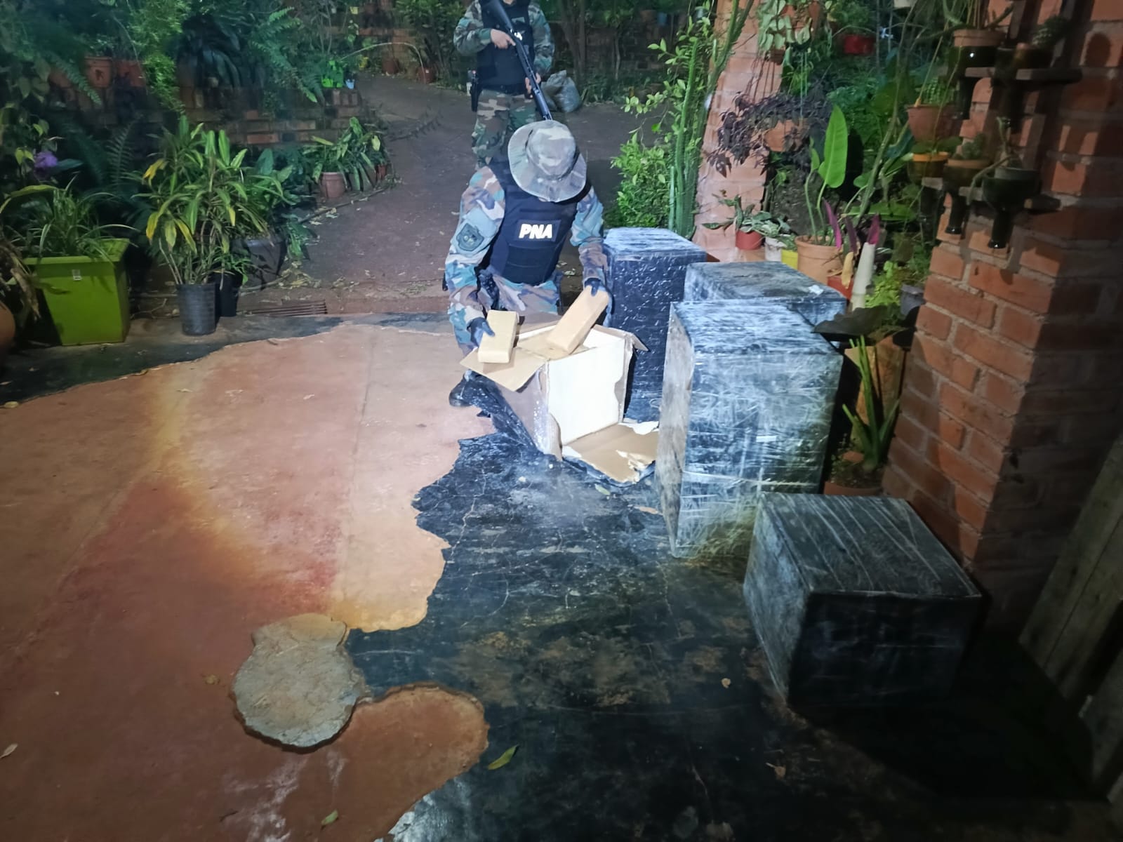 Secuestran más de 300 kilos de marihuana, con un valor estimado de más de $1.115 millones, hay un detenido imagen-6