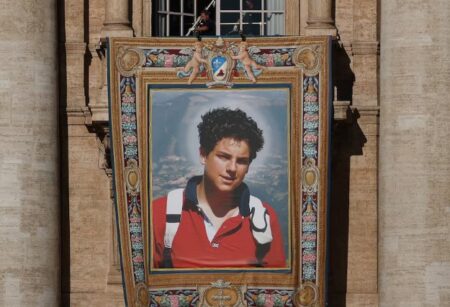El papa León XIV canonizó a Carlo Acutis, el primer santo de la generación millennial imagen-10