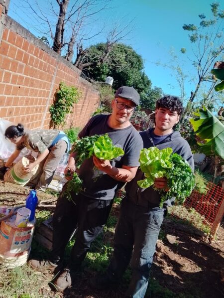 Estudiantes de Ecología Urbana impulsan una ya exitosa huerta ecológica en Posadas imagen-1