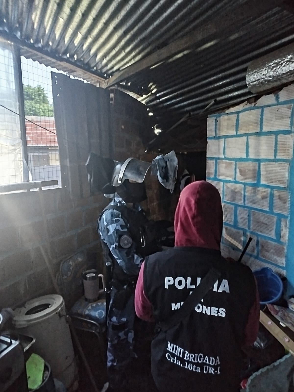 Le robaron y luego lo extorsionaron para devolverle los bienes: la Policía allanó sus viviendas y fueron detenidos 3 Le robaron y luego lo extorsionaron para devolverle los bienes: la Policía allanó sus viviendas y fueron detenidos imagen-2