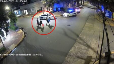 Otro intento a lo "Bonnie y Clyde" frustrado: Cámaras del 911 los captaron en vivo y terminaron presos imagen-9