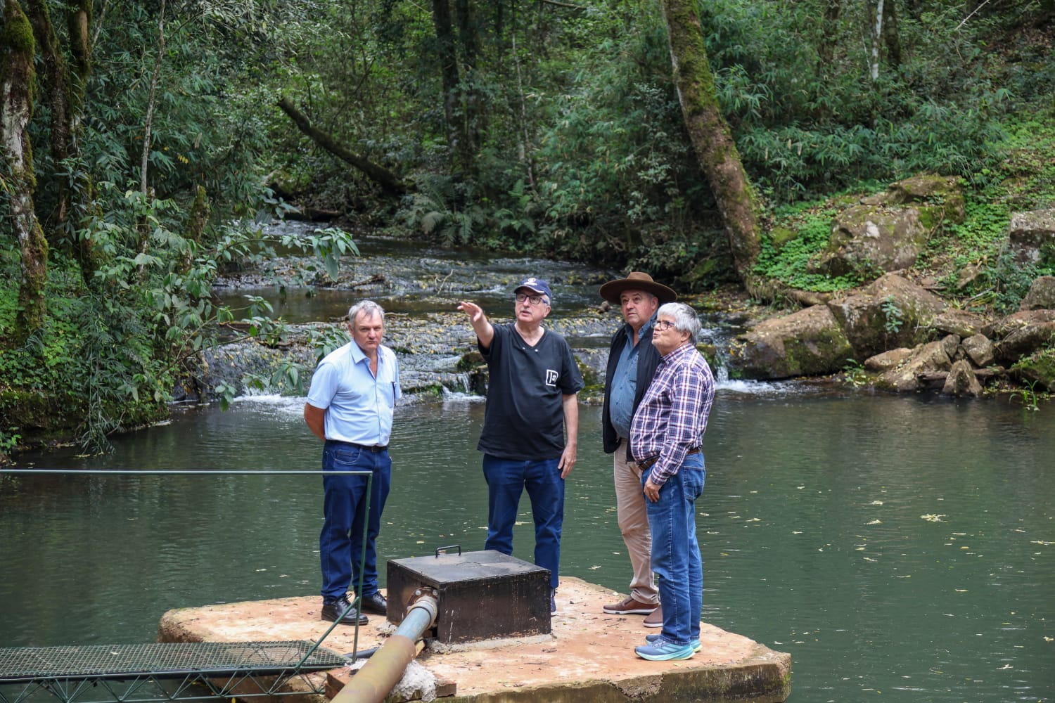 Passalacqua recorrió la nueva planta potabilizadora que mejorará el abastecimiento de agua en Salto Encantado 19 Passalacqua recorrió la nueva planta potabilizadora que mejorará el abastecimiento de agua en Salto Encantado imagen-18