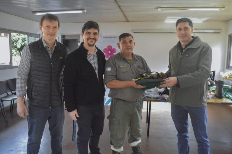 Ecología entregó equipamiento a brigadistas del Plan Provincial de Manejo del Fuego Ecología entregó equipamiento a brigadistas del Plan Provincial de Manejo del Fuego imagen-46