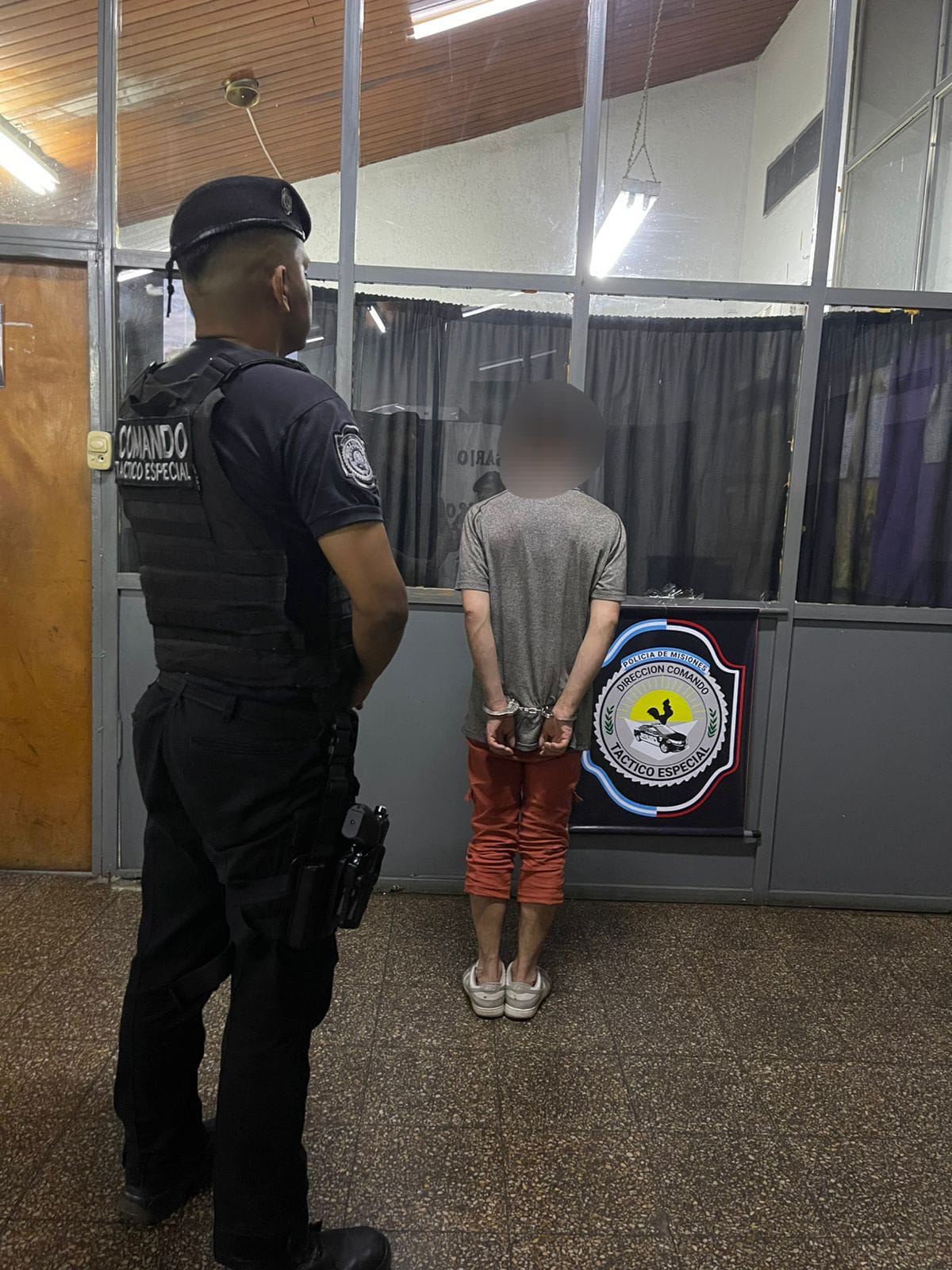 Anillo digital del 911 frustró el robo de bienes de un vehículo y el ladrón quedó detenido 3 Anillo digital del 911 frustró el robo de bienes de un vehículo y el ladrón quedó detenido imagen-2