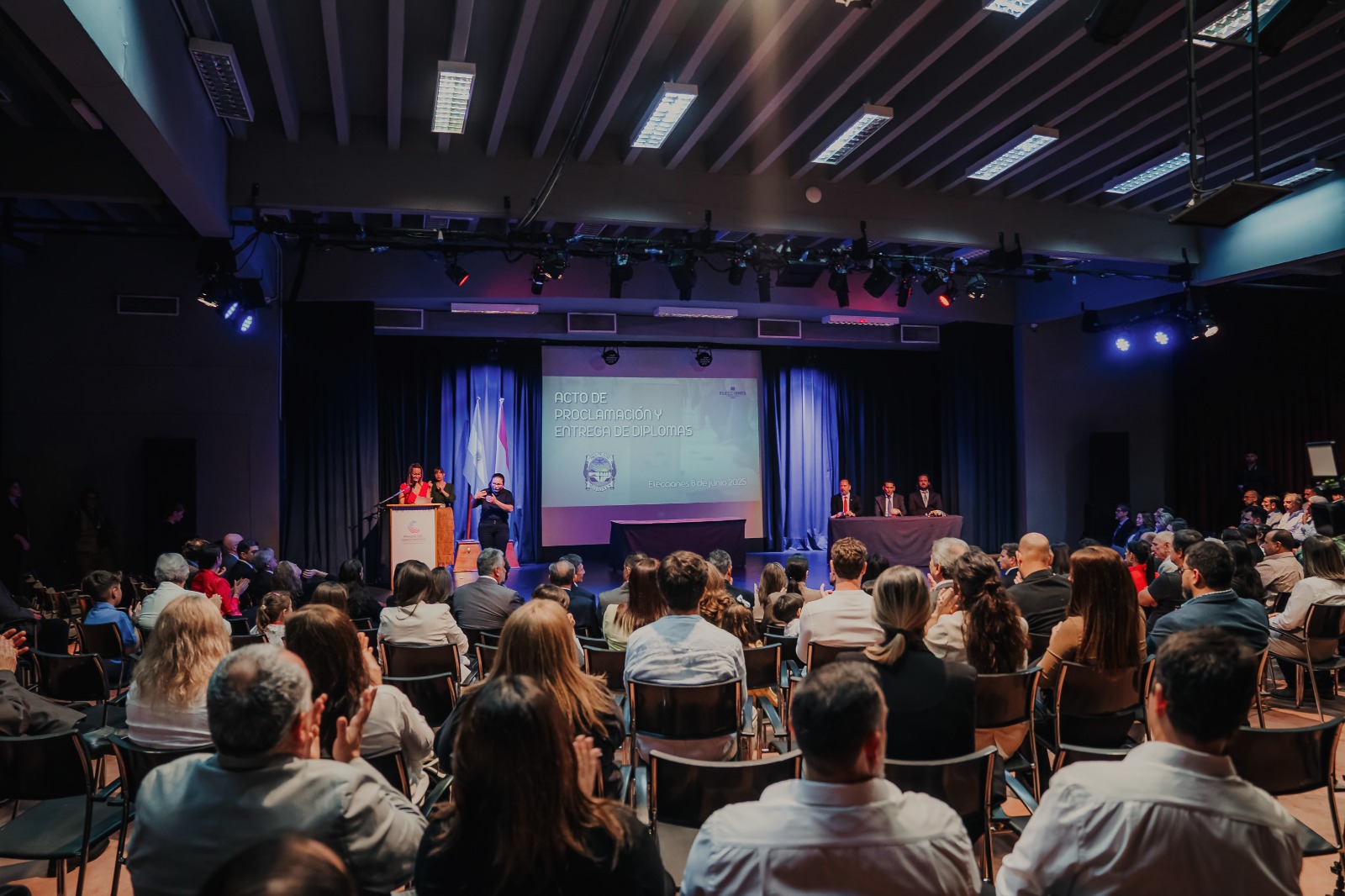 Vigo recibió el diploma de Concejal electo: "La idea es seguir trabajando en la gestión" imagen-2