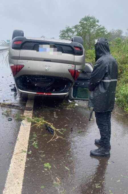 Santa Ana: despiste de un automóvil sin lesionados imagen-9
