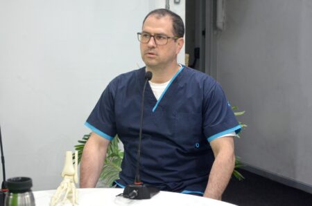 El traumatólogo Brandt explicó cómo el uso de calzado inadecuado y la falta de fuerza favorecen la aparición de juanetes y otras deformidades en los pies imagen-1