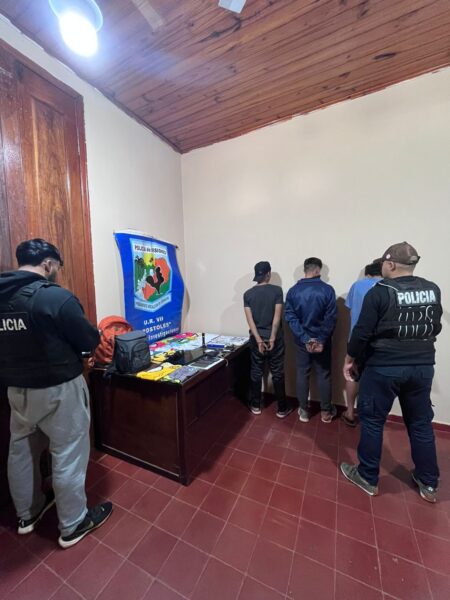 Tres ladrones capturados por un robo en Apóstoles: recuperaron joyas de oro imagen-9