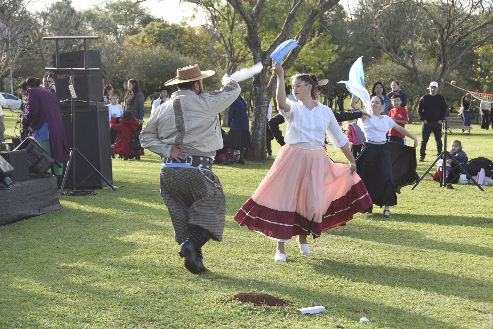 Más de 2.000 personas disfrutaron del festival artístico en el Parque de la Ciudad 9 Más de 2.000 personas disfrutaron del festival artístico en el Parque de la Ciudad imagen-8