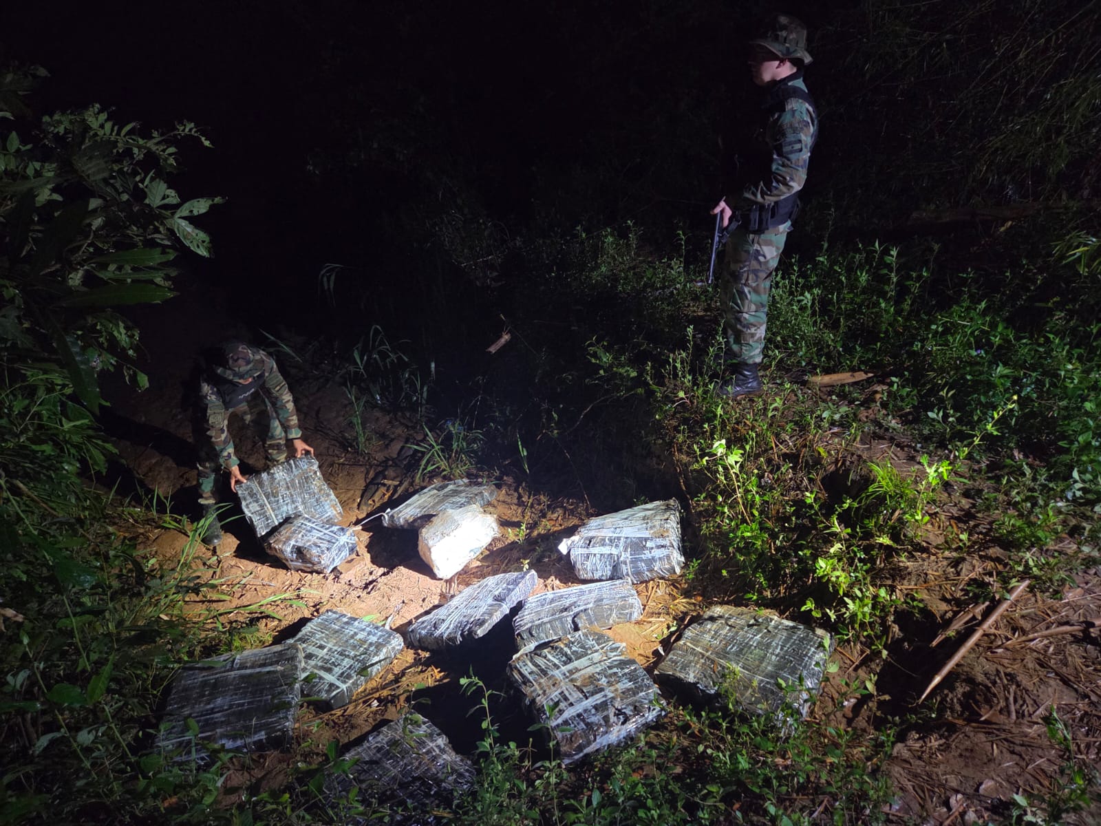 Secuestran cargamento millonario de marihuana y fentanilo en la zona costera de Corpus 7 Secuestran cargamento millonario de marihuana y fentanilo en la zona costera de Corpus imagen-6