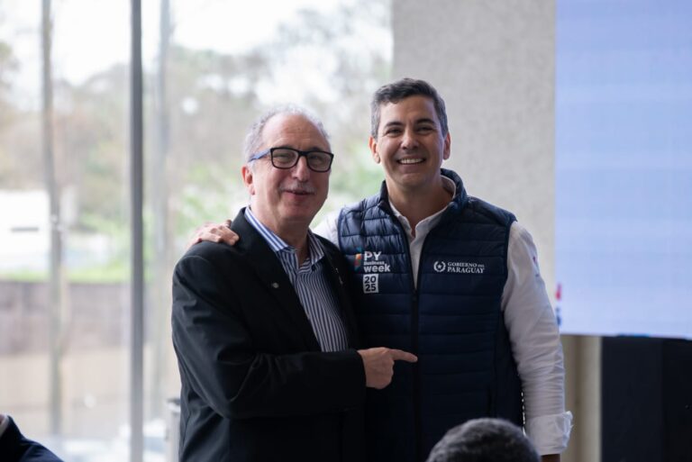 Passalacqua y el Presidente de Paraguay afirman compromiso de trabajo conjunto en encuentro bilateral en Ciudad del Este Passalacqua y el Presidente de Paraguay afirman compromiso de trabajo conjunto en encuentro bilateral en Ciudad del Este imagen-21