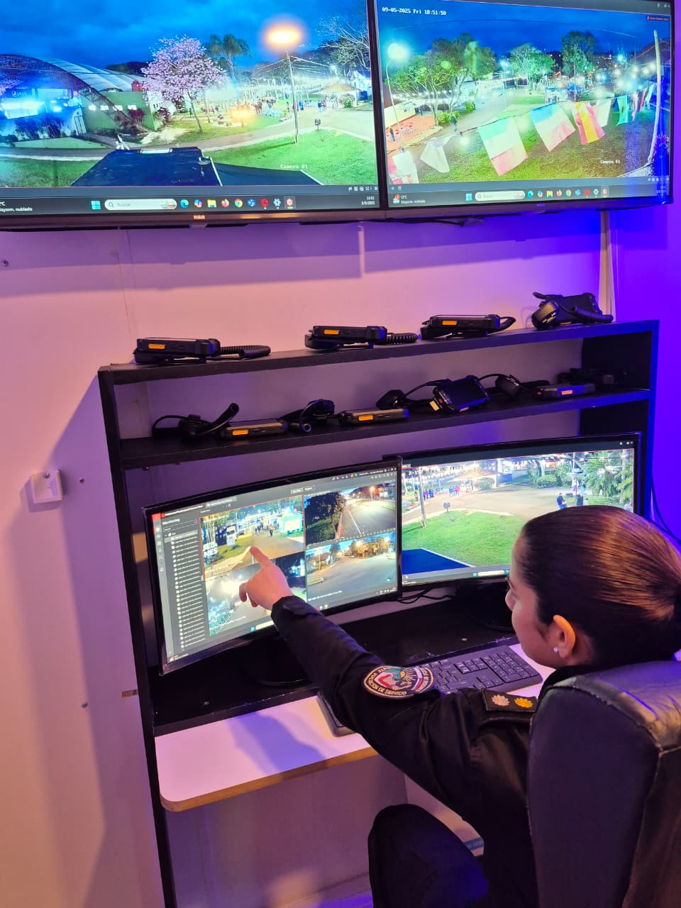Tecnología en movimiento: la Policía de Misiones presenta su centro móvil de videovigilancia más avanzado de la región 7 Tecnología en movimiento: la Policía de Misiones presenta su centro móvil de videovigilancia más avanzado de la región imagen-6