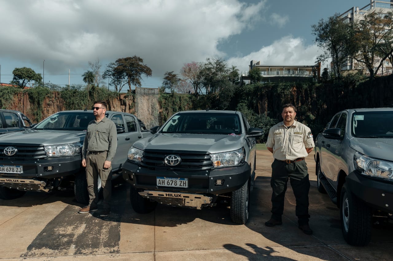 Passalacqua entregó 11 nuevas camionetas a Ecología para reforzar la protección de la Selva Misionera y sus recursos naturales imagen-4