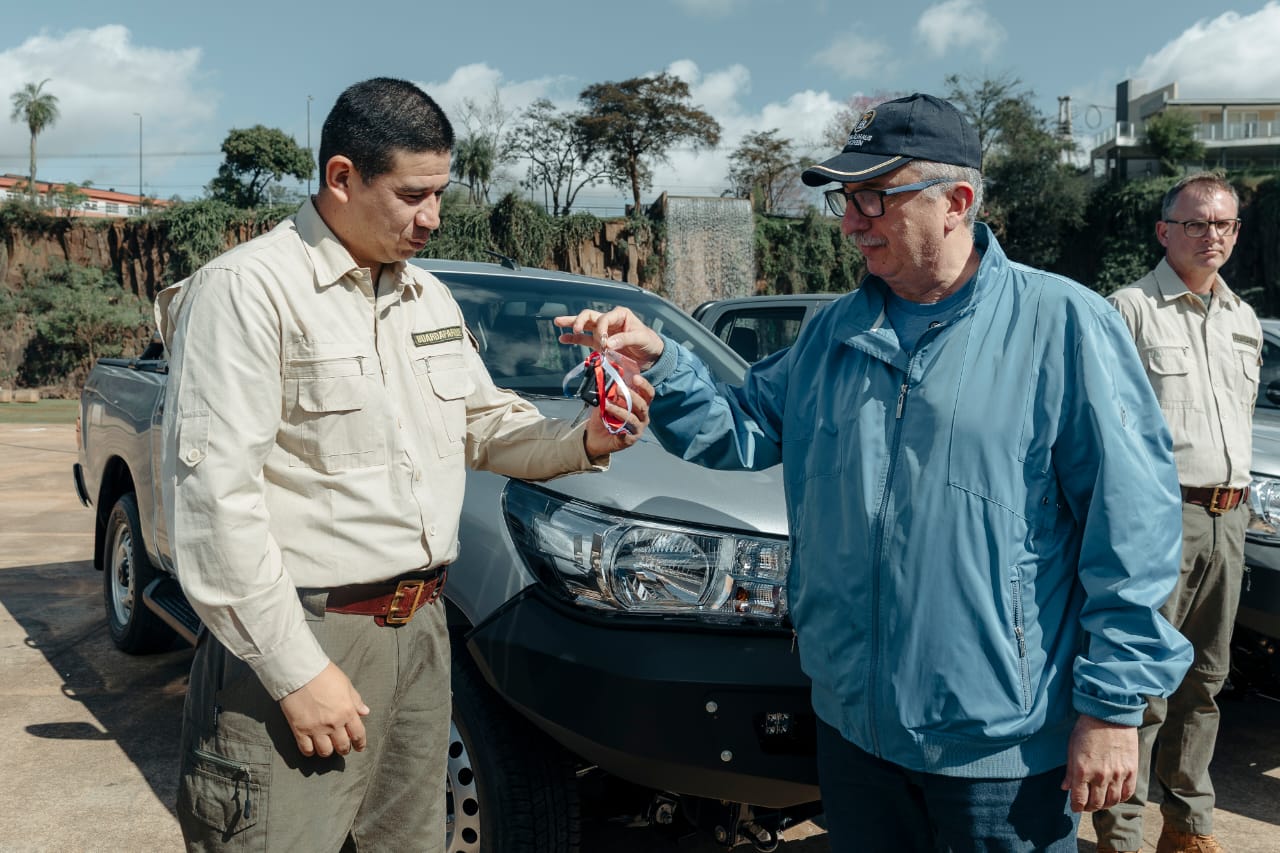 Passalacqua entregó 11 nuevas camionetas a Ecología para reforzar la protección de la Selva Misionera y sus recursos naturales imagen-10