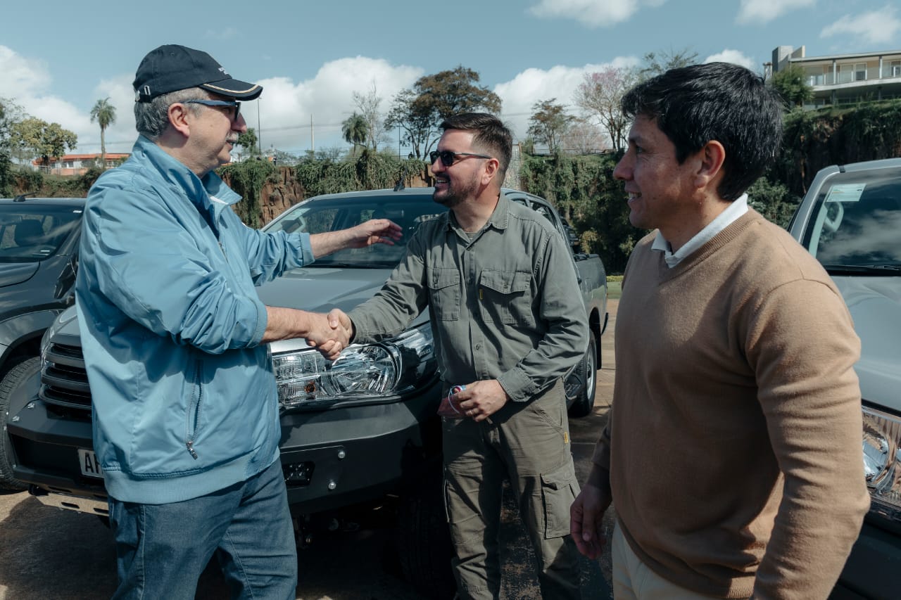 Passalacqua entregó 11 nuevas camionetas a Ecología para reforzar la protección de la Selva Misionera y sus recursos naturales imagen-14