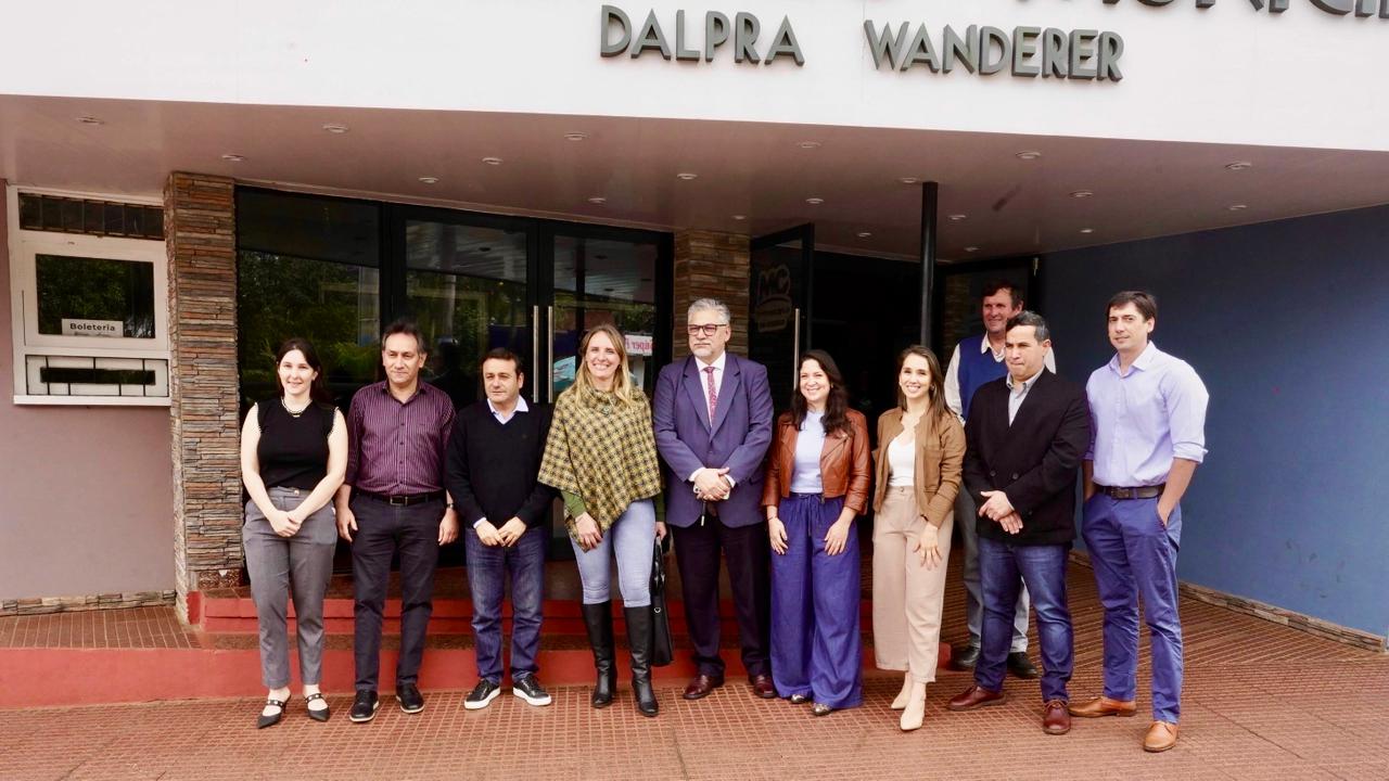 Herrera Ahuad participó del Parlamento Estudiantil en Montecarlo y anunció convenio para intercambio de proyectos legislativos 5 Herrera Ahuad participó del Parlamento Estudiantil en Montecarlo y anunció convenio para intercambio de proyectos legislativos imagen-4