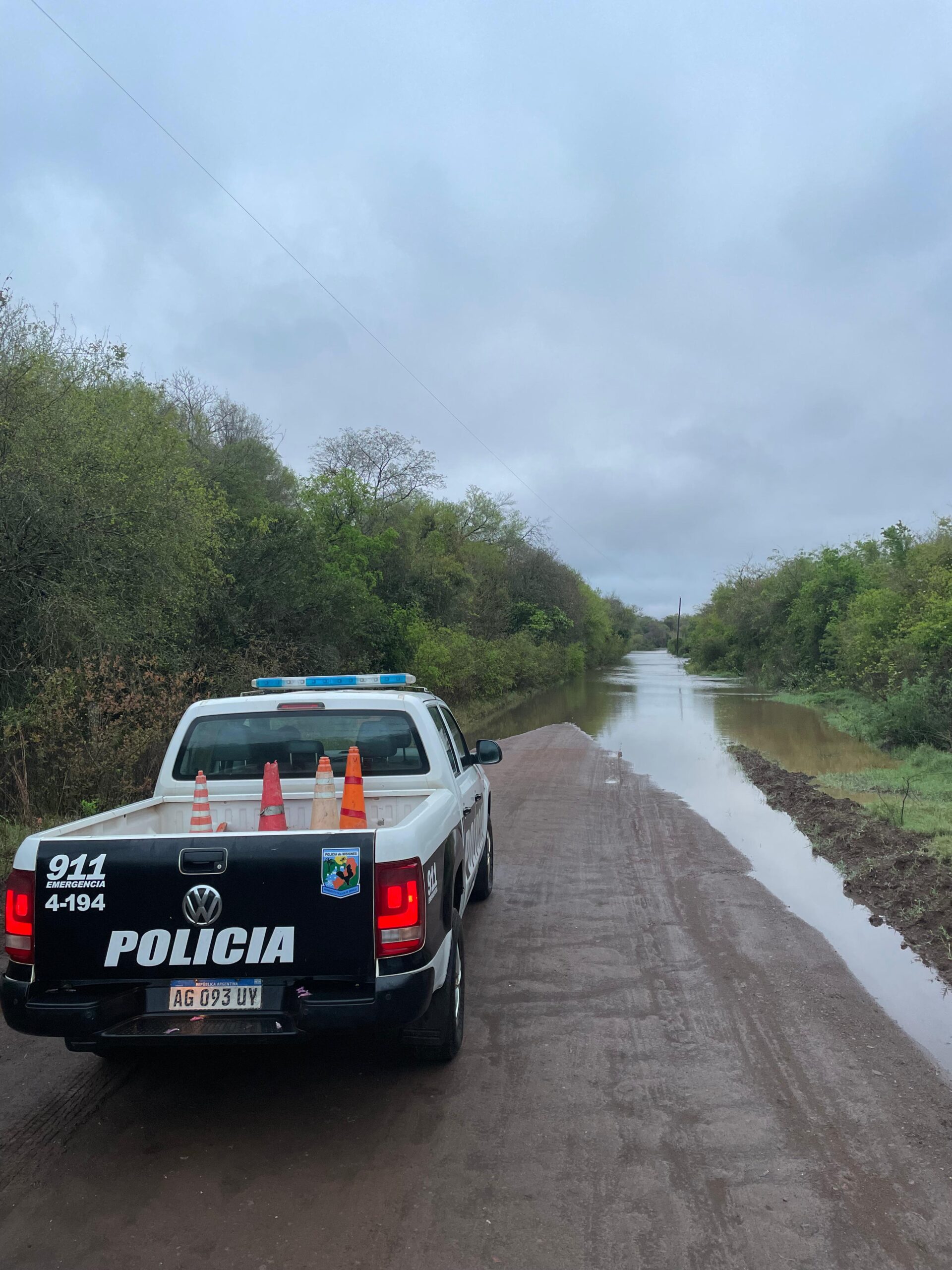 Desbordó el arroyo Garupá por las intensas lluvias Desbordó el arroyo Garupá por las intensas lluvias imagen-1