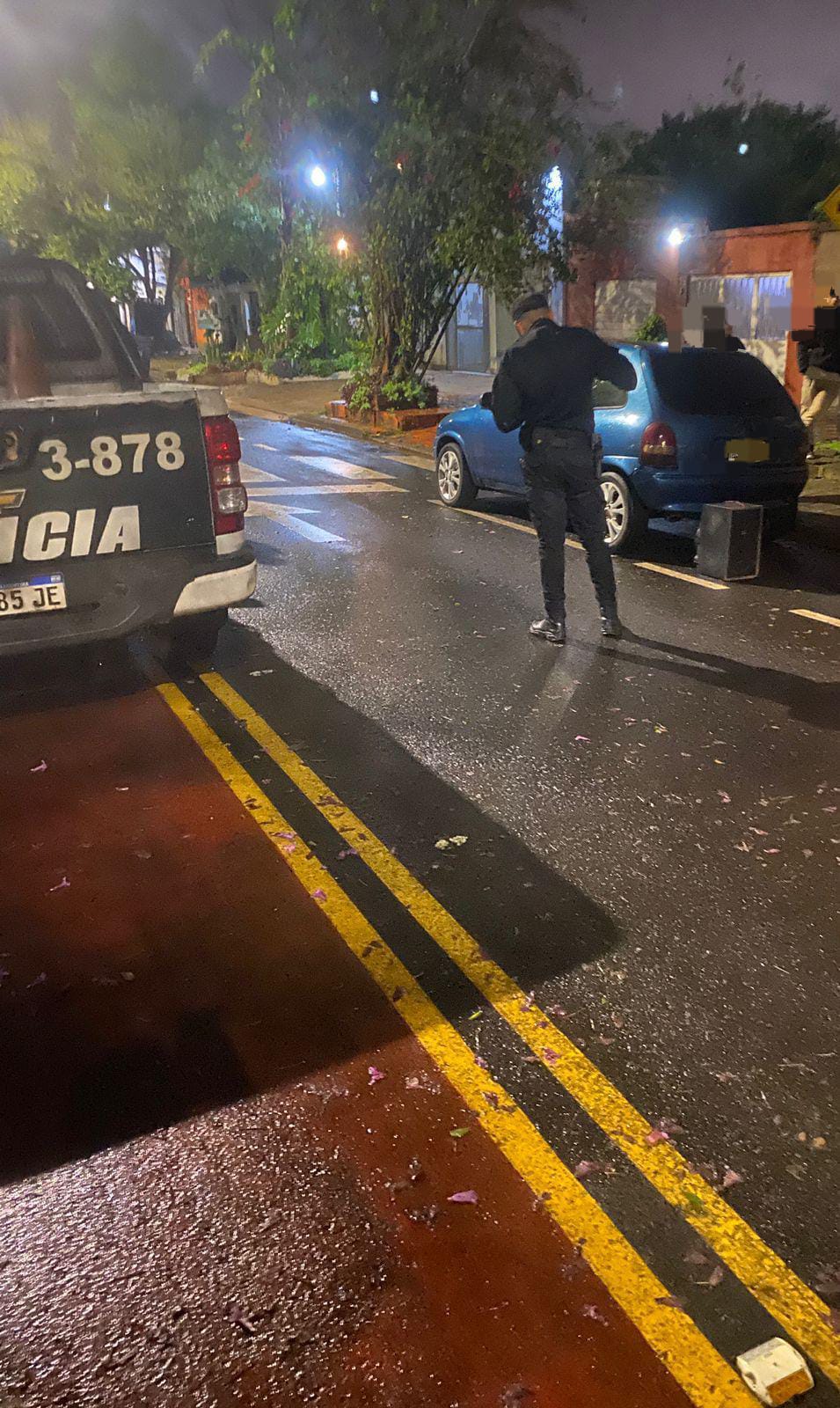 Posadas: dos ladrones detenidos cuando intentaban robar un parlante de un automóvil 3 Posadas: dos ladrones detenidos cuando intentaban robar un parlante de un automóvil imagen-2