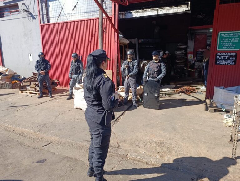 Desarticularon en Posadas una red delictiva dedicada al robo y reducción de cables Desarticularon en Posadas una red delictiva dedicada al robo y reducción de cables imagen-48